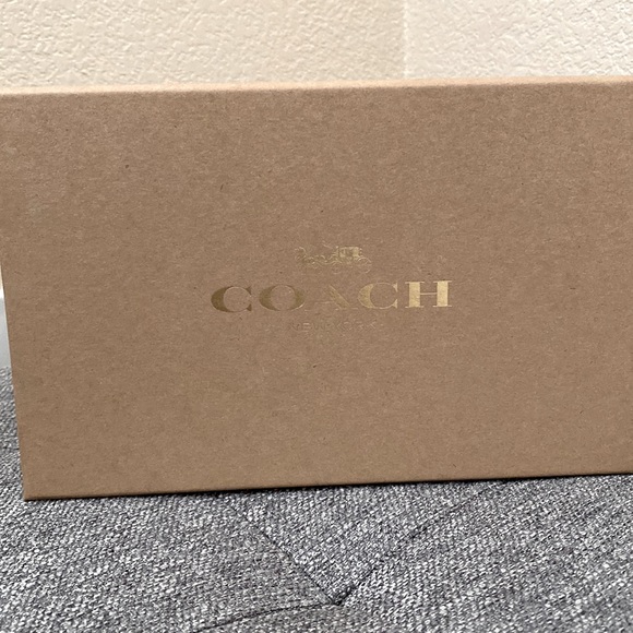 COPY - Coach iPod Case and round coin little purse - Picture 7 of 8